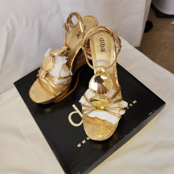 ✨Diba Y2K Glam Boho Chic Women’s Gold Metallic Strappy Wedge Sandals Size 8.5 - Picture 10 of 15
